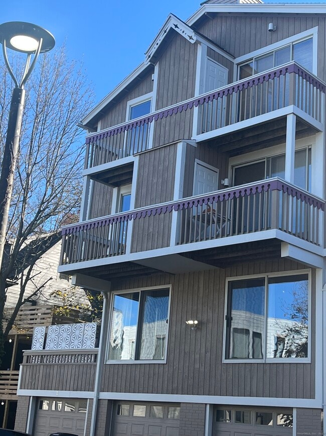 Building Photo - 896 Quinnipiac Ave