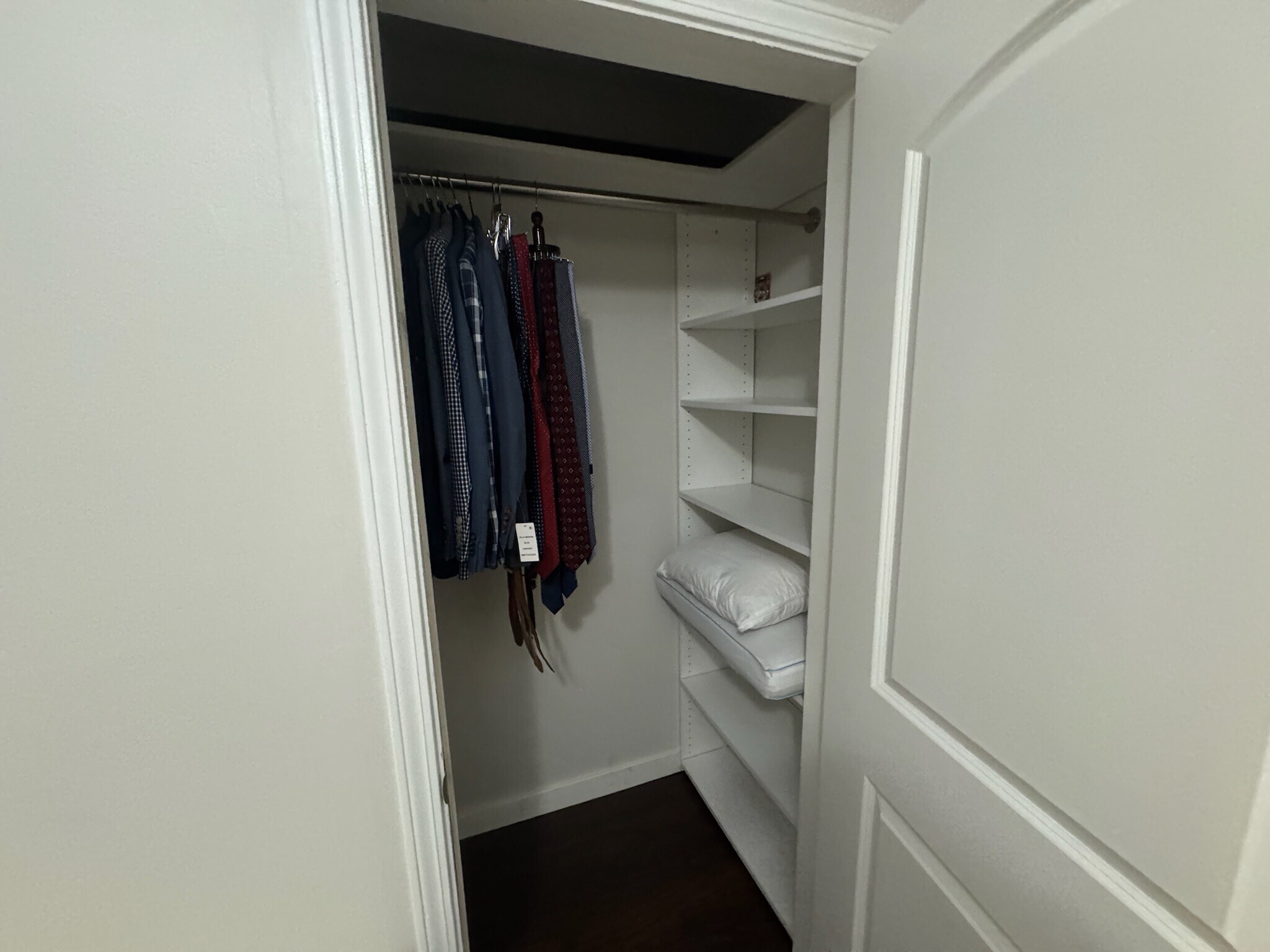 Guest Closet - 1822 N Rock Springs Rd NE