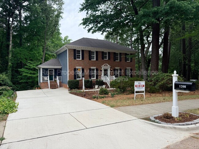 Building Photo - 1208 Nottingham Dr