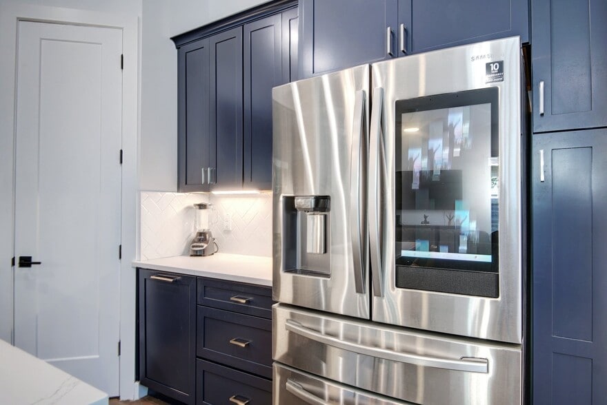 Smart Fridge - 413 W Odell St