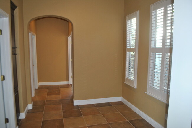 Building Photo - Gorgeous 4 Bedroom Home in the Stonebriar ...