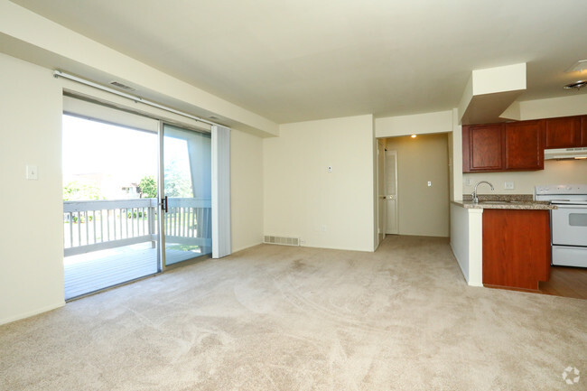 1 BR, 1 BA - 815 SF - Orleans Place Apartments