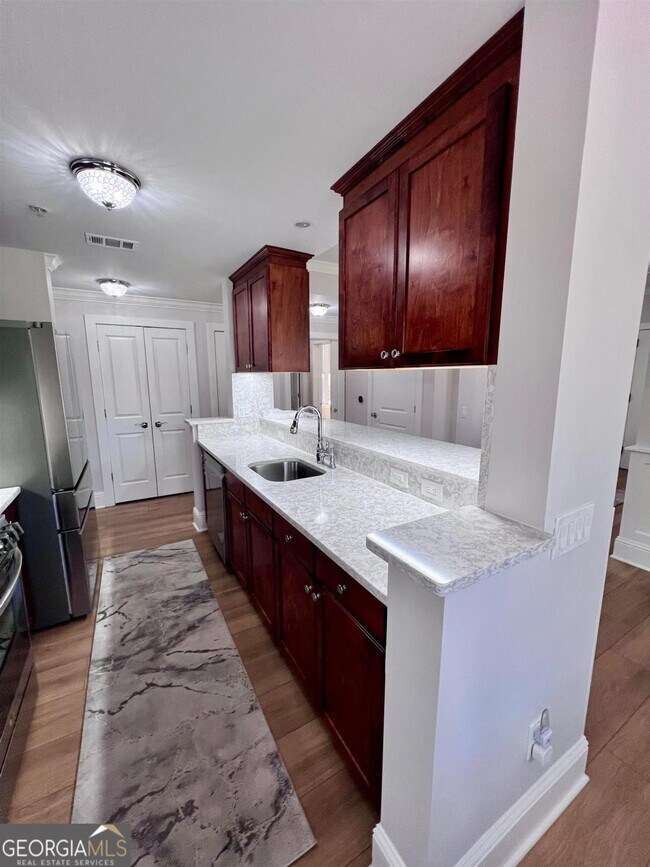 Building Photo - 1040 Creekside