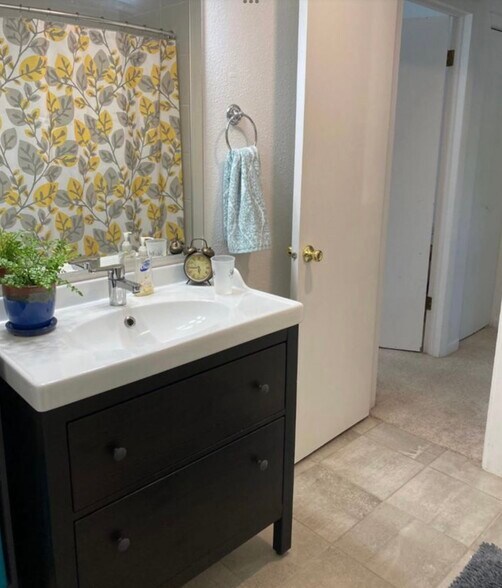 Building Photo - 301 N Grant Ave