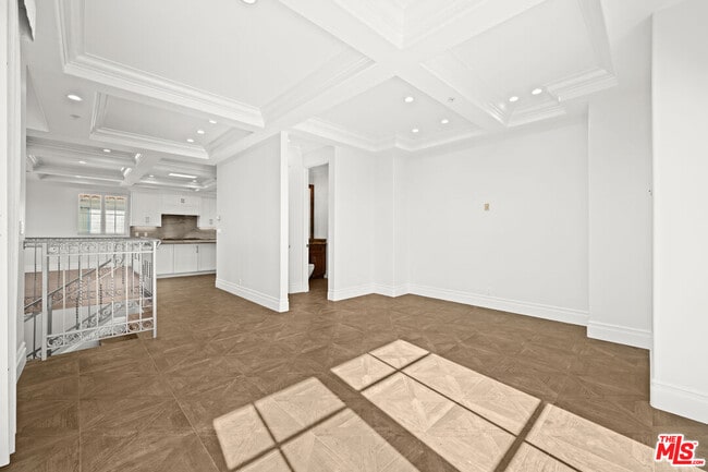 Building Photo - 816 S Catalina Ave