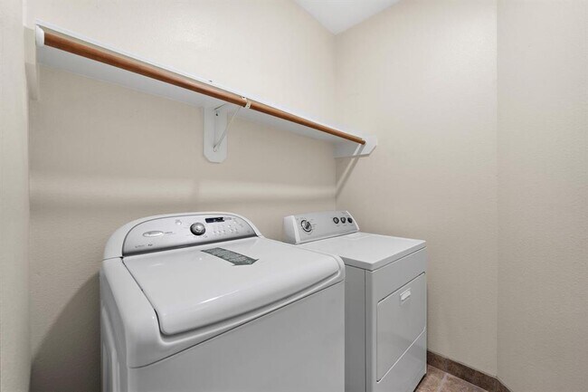 Building Photo - 3209 Flower Reef Cir