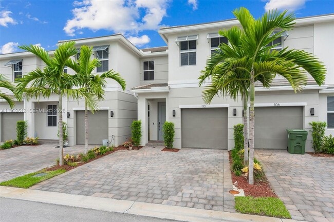 Building Photo - 110 SW 171st Wy