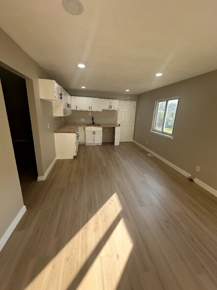 Building Photo - 1412 Wolf Ct