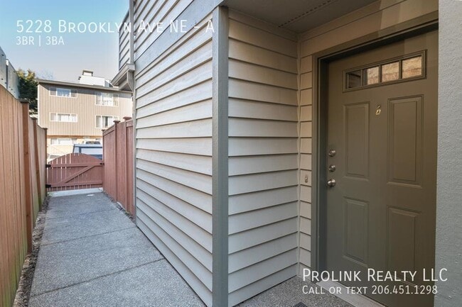 Building Photo - 5228 Brooklyn Ave NE