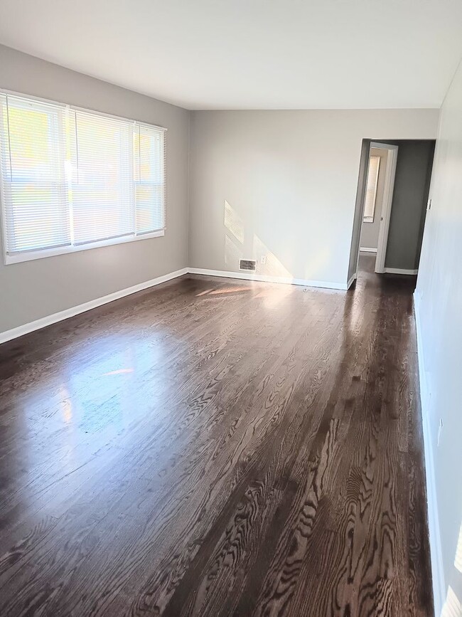 Building Photo - Spacious 3-Bedroom Home in Hammond