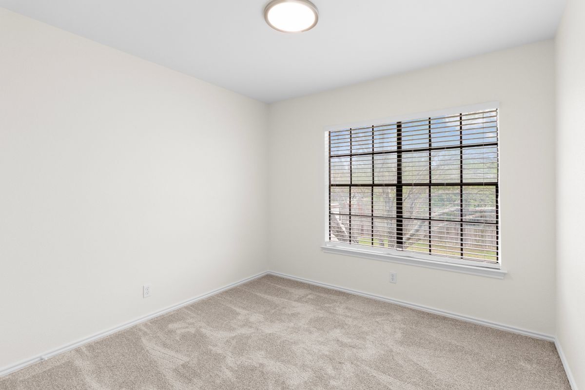 Building Photo - 13638 Princes Knoll