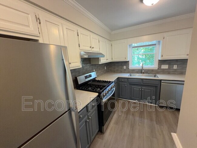 Building Photo - 203 Wood Hollow Dr