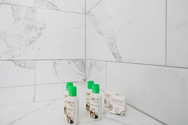 Building Photo - 1825 Locksford St