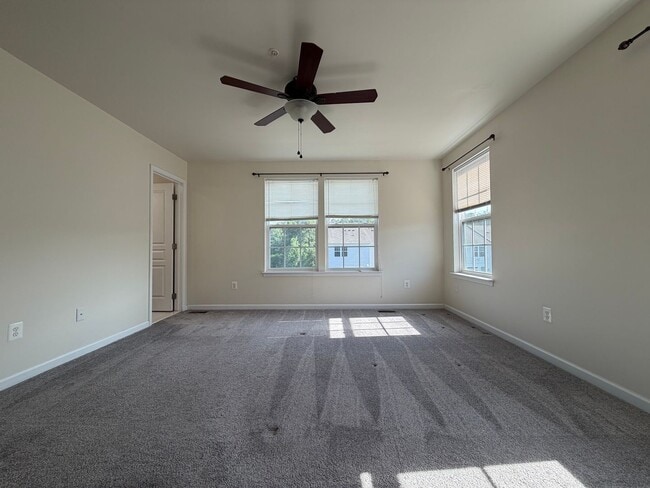 Building Photo - 43561 Marguerite Way