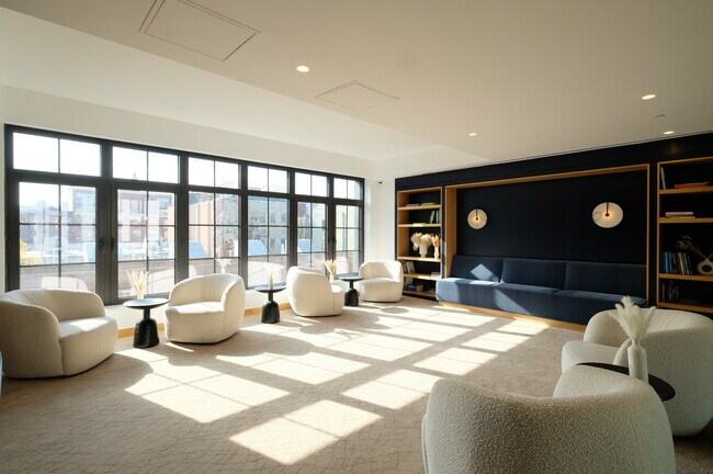 Building Photo - 300 W 122nd St