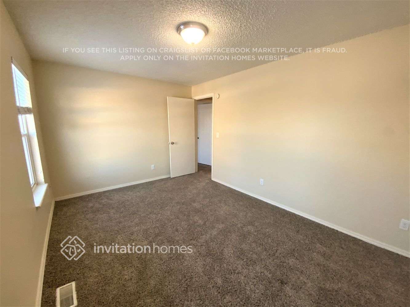 Building Photo - 2690 Ridge Dr