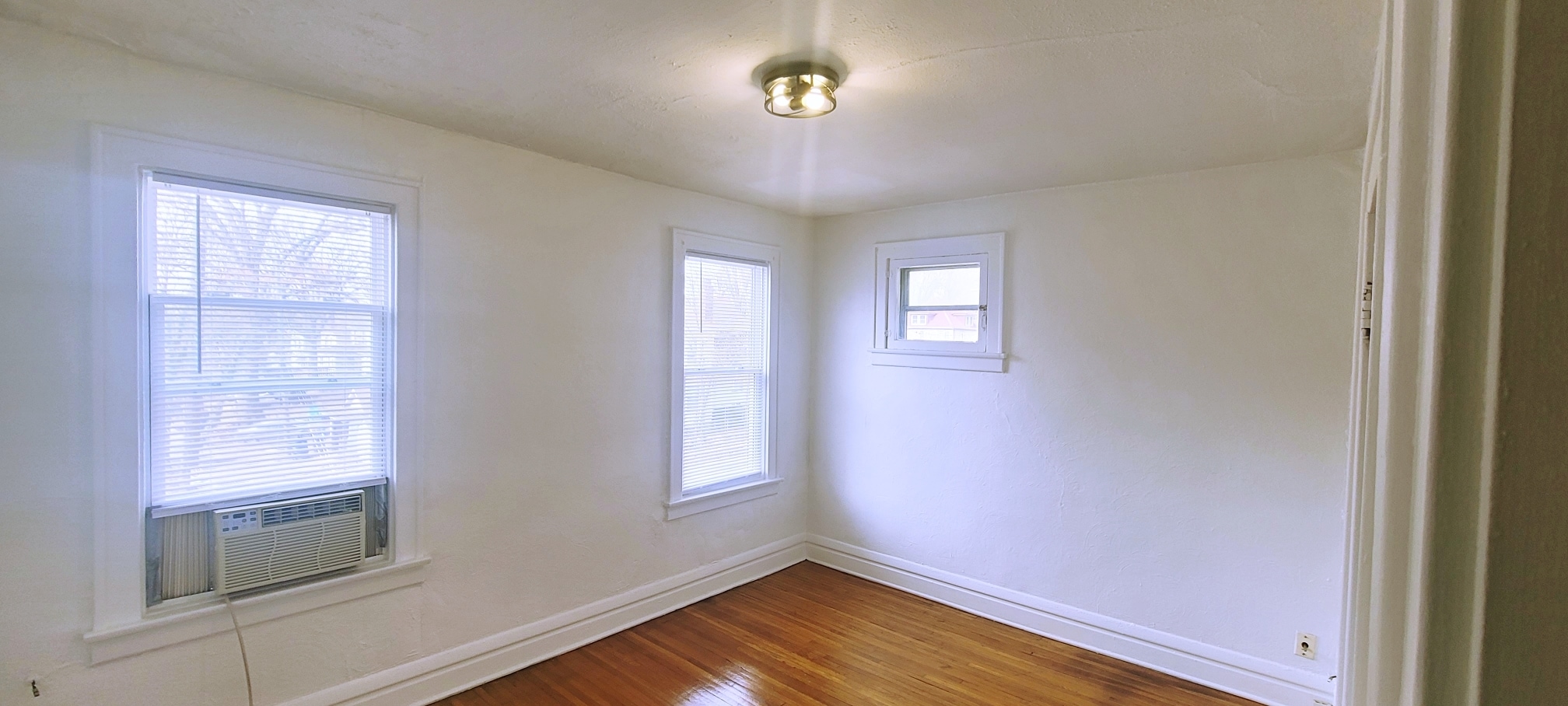 Bedroom - 2212 Indianola Ave