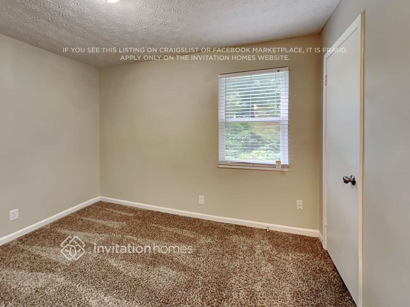 Building Photo - 940 Woodbridge Dr NE