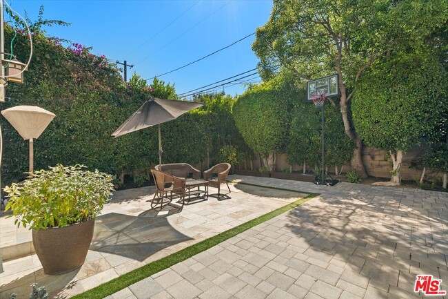 Building Photo - 2809 S Canfield Ave