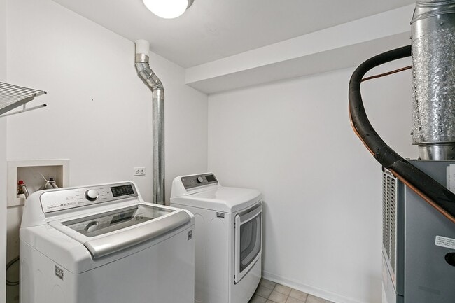 Building Photo - 2604 Sheehan Ct