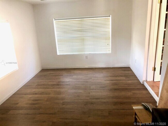 Building Photo - 5760 SW 51st St