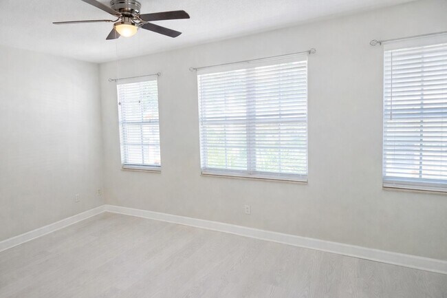 Building Photo - 356 Moorings Dr