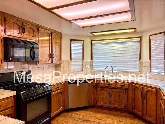 Building Photo - 18119 Pier Dr