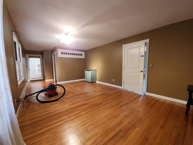 Building Photo - 907 W Swanzey Rd