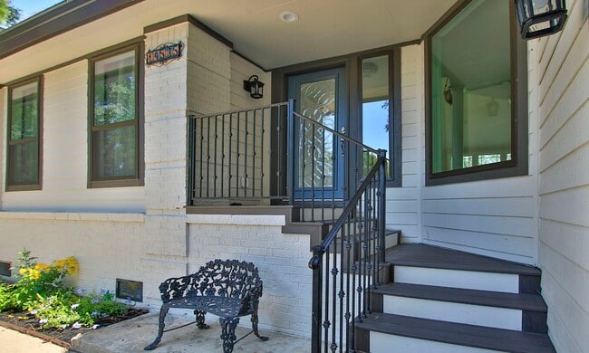 Building Photo - 14535 Diamondhead N