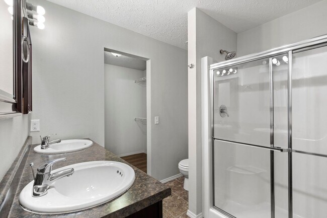Building Photo - 3 Bedroom in Nixa!
