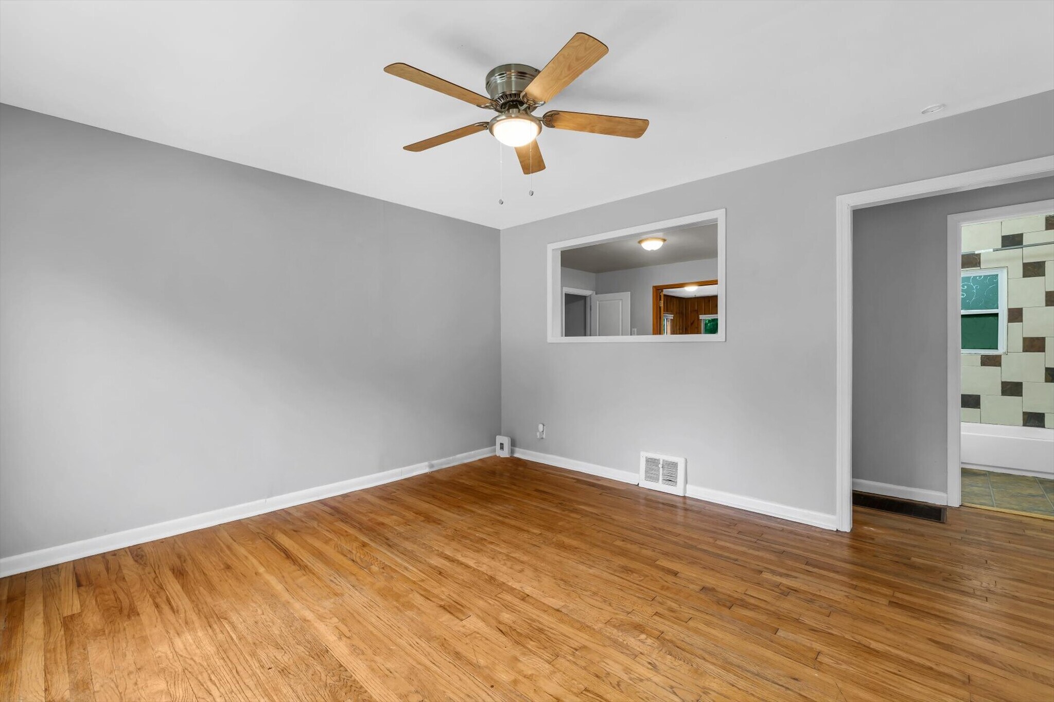 Building Photo - 8593 Engler ave