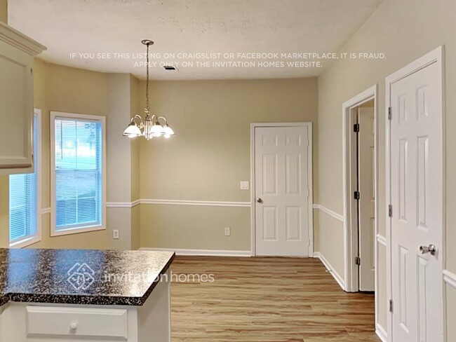 Building Photo - 2041 Flint Hill Dr