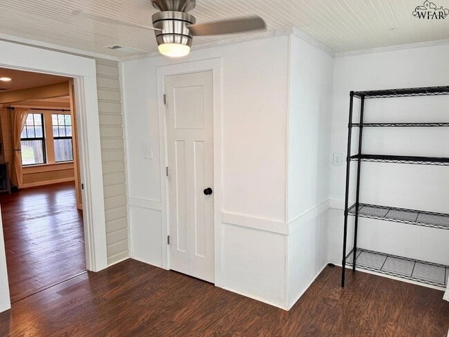 Building Photo - 1716 Victory Ave