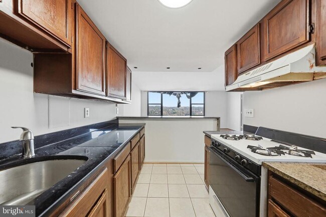 Building Photo - 4600 Duke St