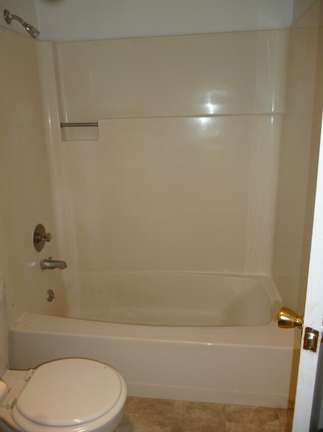 Building Photo - 1546 - Edgewood Triplex