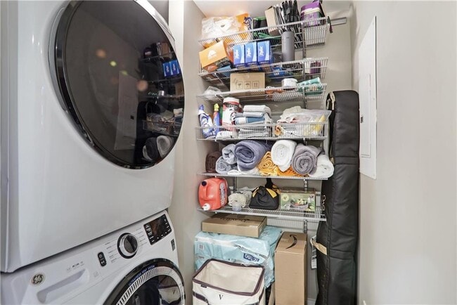 Building Photo - 3235 Roswell Rd NE