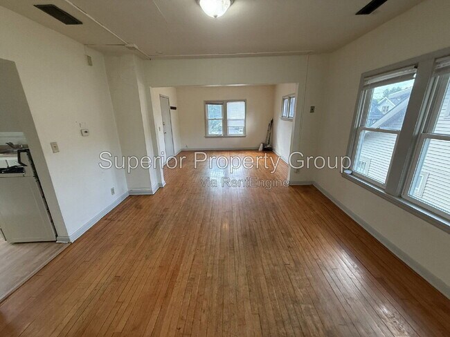 Building Photo - 2507 E Johnson St