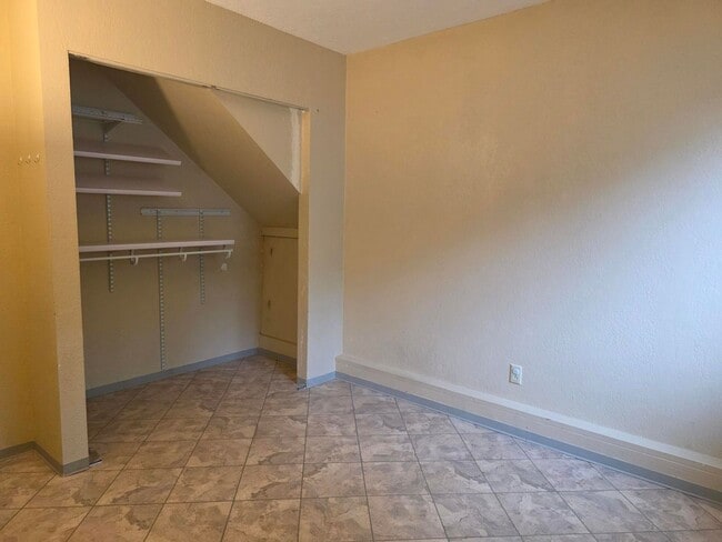 Building Photo - 8216 Winchester Ct NW