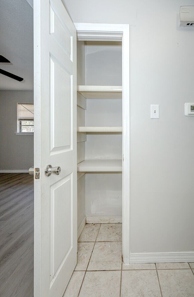 Building Photo - Charming 3-Bed, 2-Bath Home in Pascagoula – Great Location!