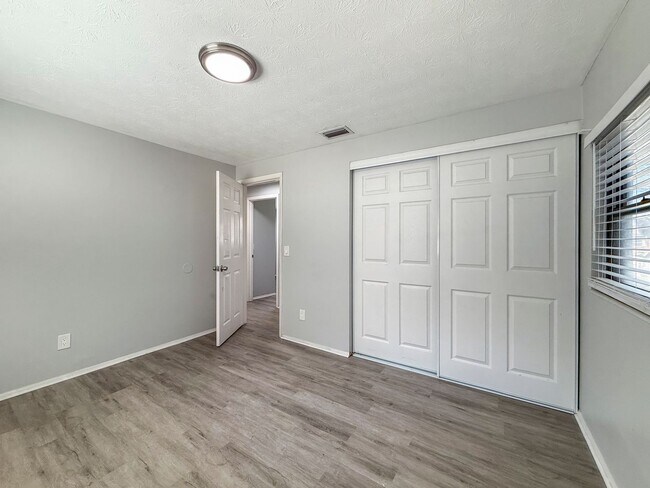 Building Photo - Renovated 4BR/2BA Pool Home in Jacksonville, FL | Fenced Yard | Pets Welcome