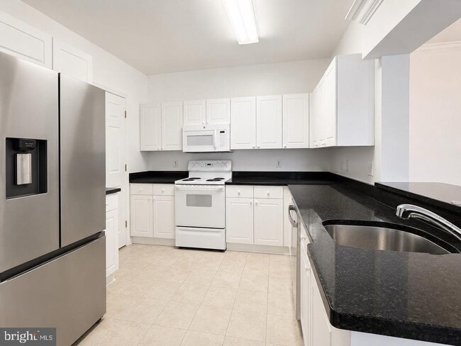 Building Photo - 4550 Strutfield Ln
