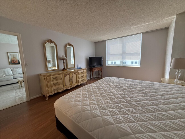 Building Photo - 101 Briny Ave