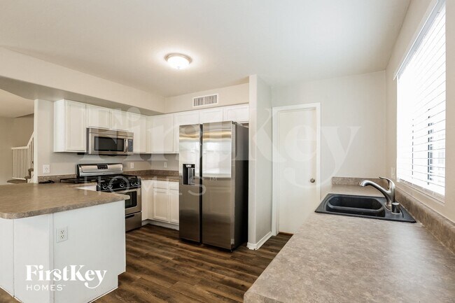 Building Photo - 6984 W Cactus Wren Dr