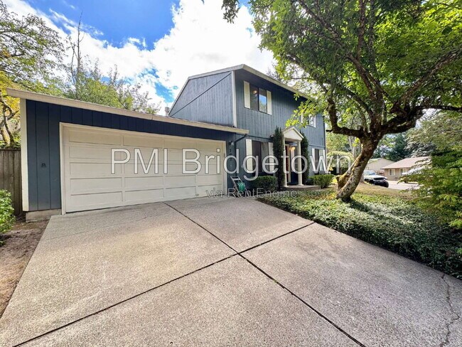 Building Photo - 702 SW 6th Ct