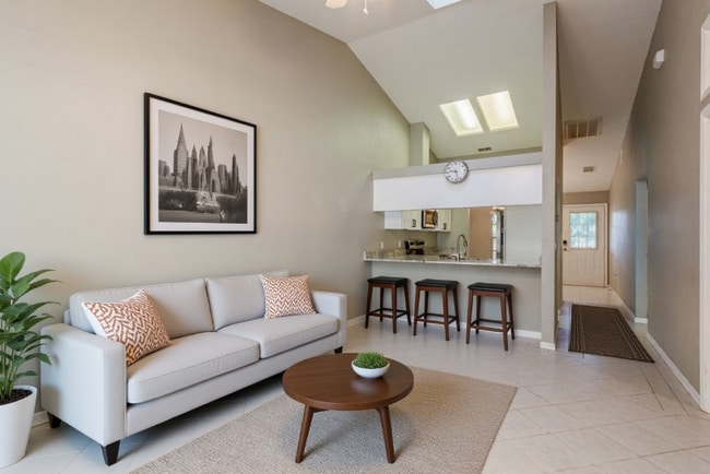 Building Photo - 406 S Bayview Blvd