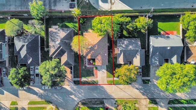 Building Photo - 20403 Blue Juniper Dr