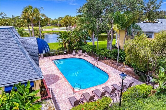 Building Photo - 3001 58th Ave S