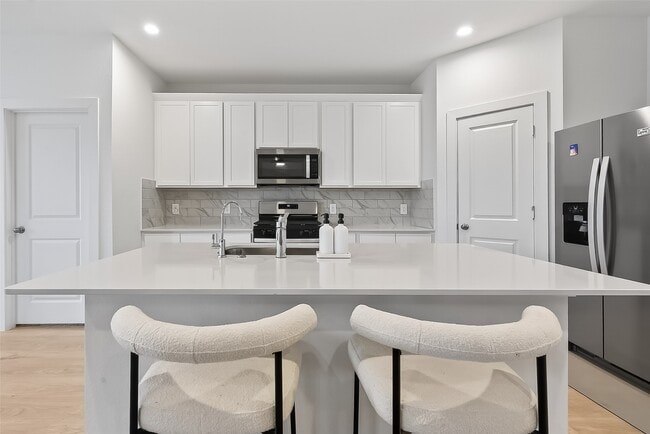 Building Photo - 3903 Dodington Ash Dr