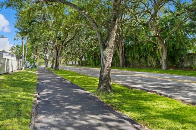 Building Photo - 6375 Riverwalk Ln