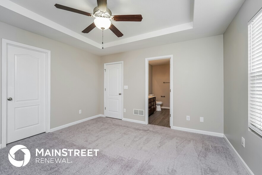 Building Photo - 3201 Cotton Ln